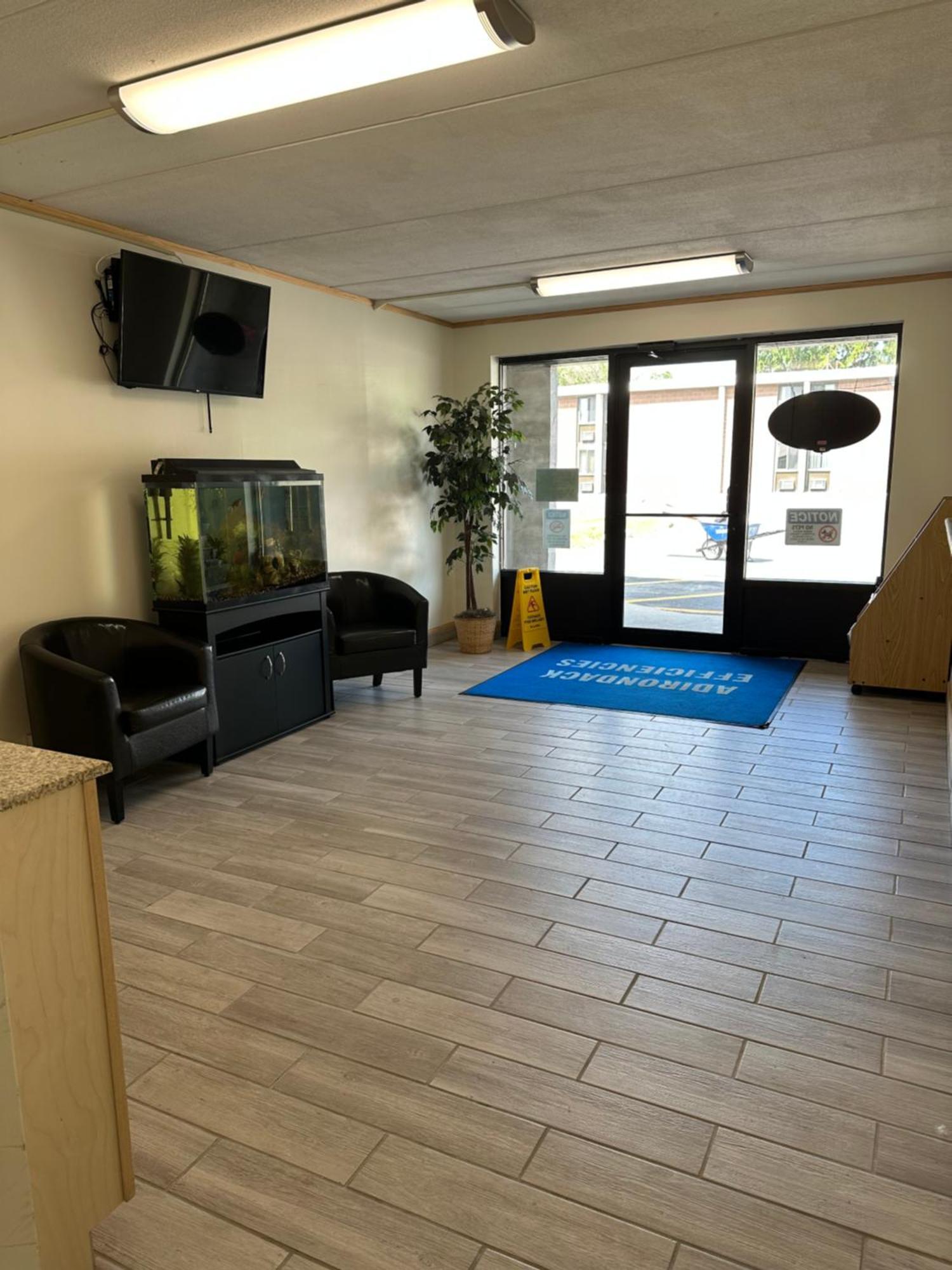 Adirondack Efficiencies Hotel Watertown Bagian luar foto