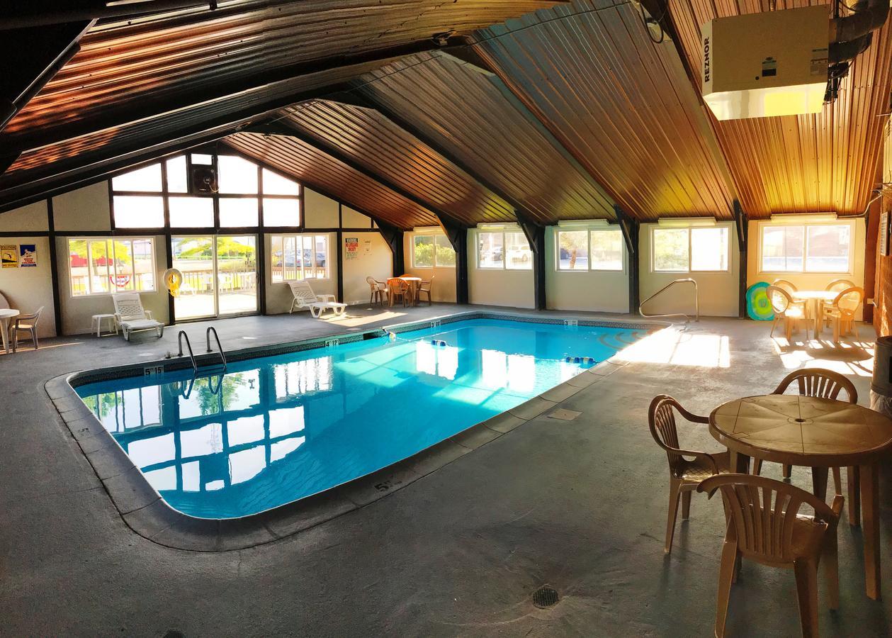 Adirondack Efficiencies Hotel Watertown Bagian luar foto