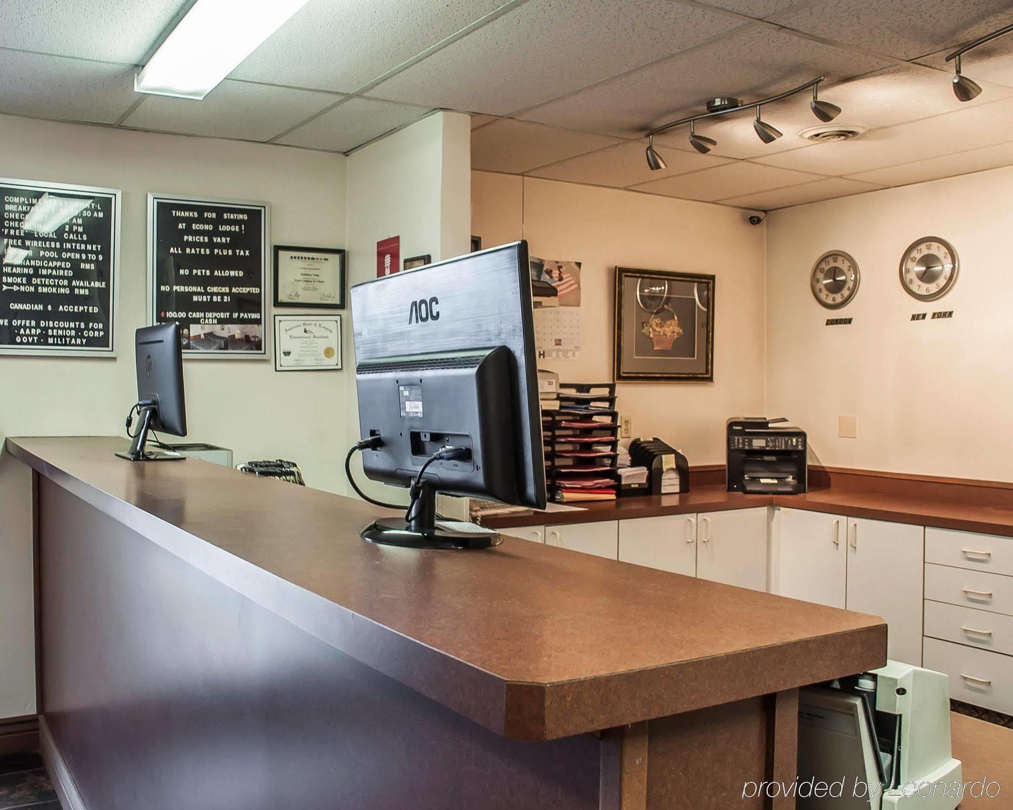 Adirondack Efficiencies Hotel Watertown Bagian luar foto