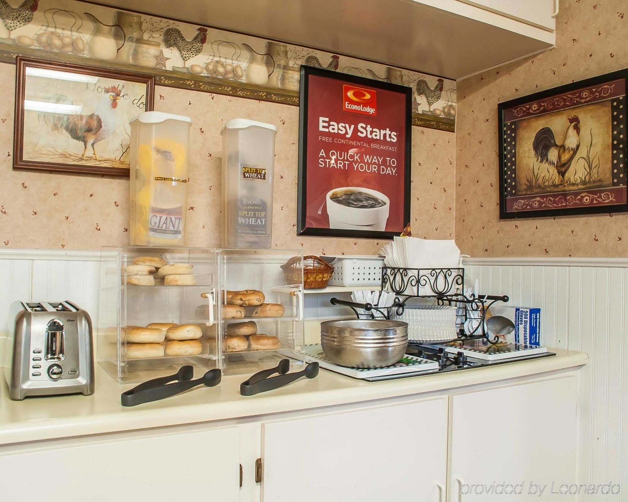 Adirondack Efficiencies Hotel Watertown Bagian luar foto