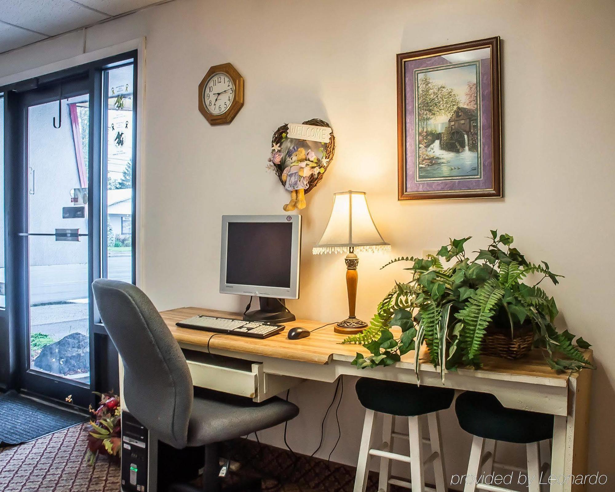 Adirondack Efficiencies Hotel Watertown Bagian luar foto