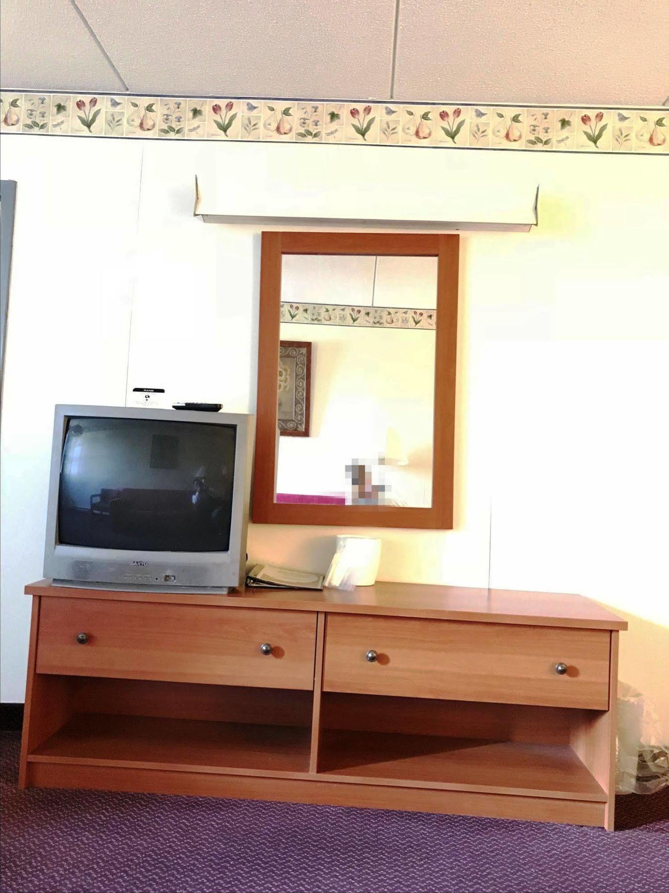Adirondack Efficiencies Hotel Watertown Bagian luar foto