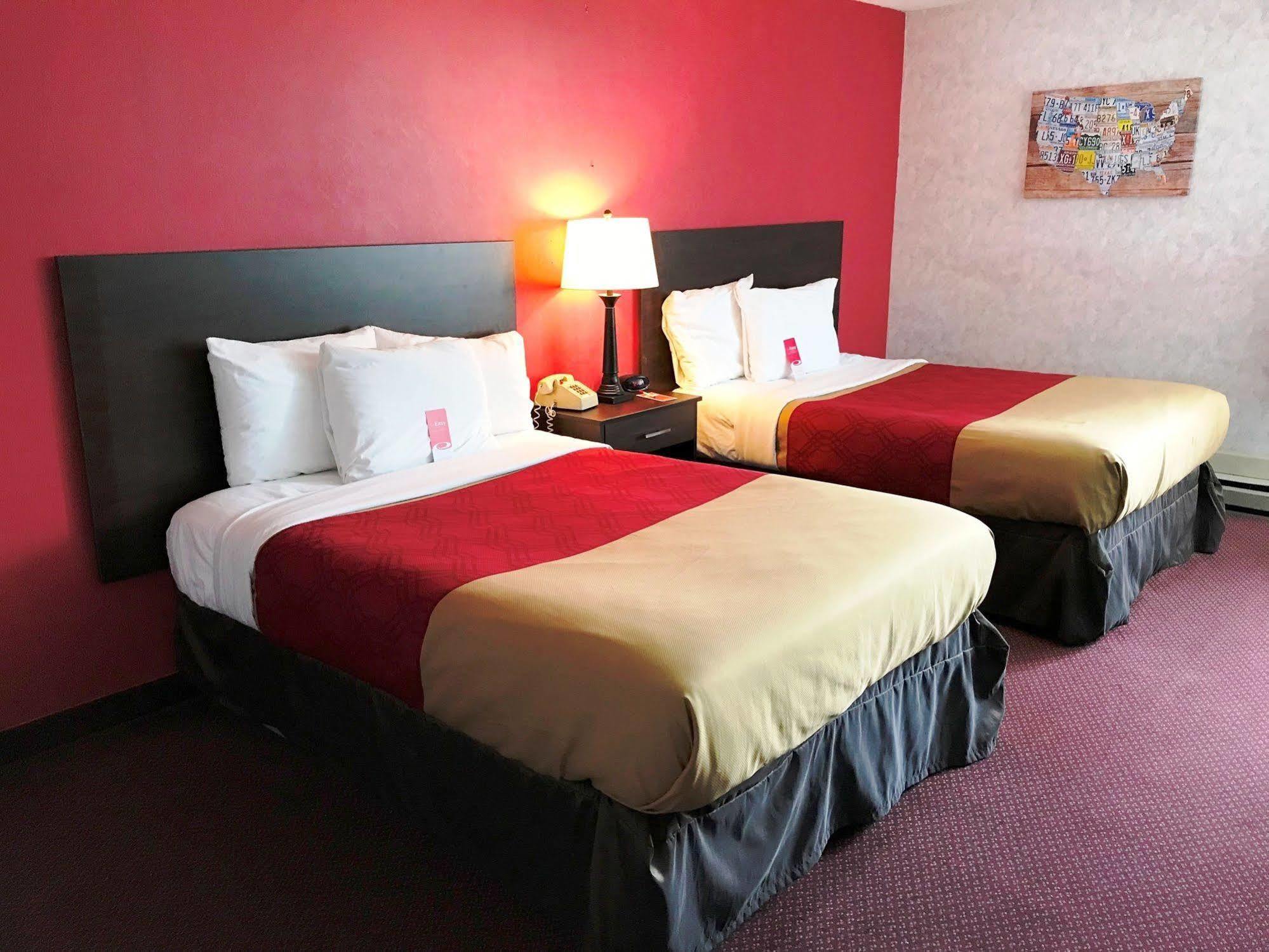 Adirondack Efficiencies Hotel Watertown Bagian luar foto