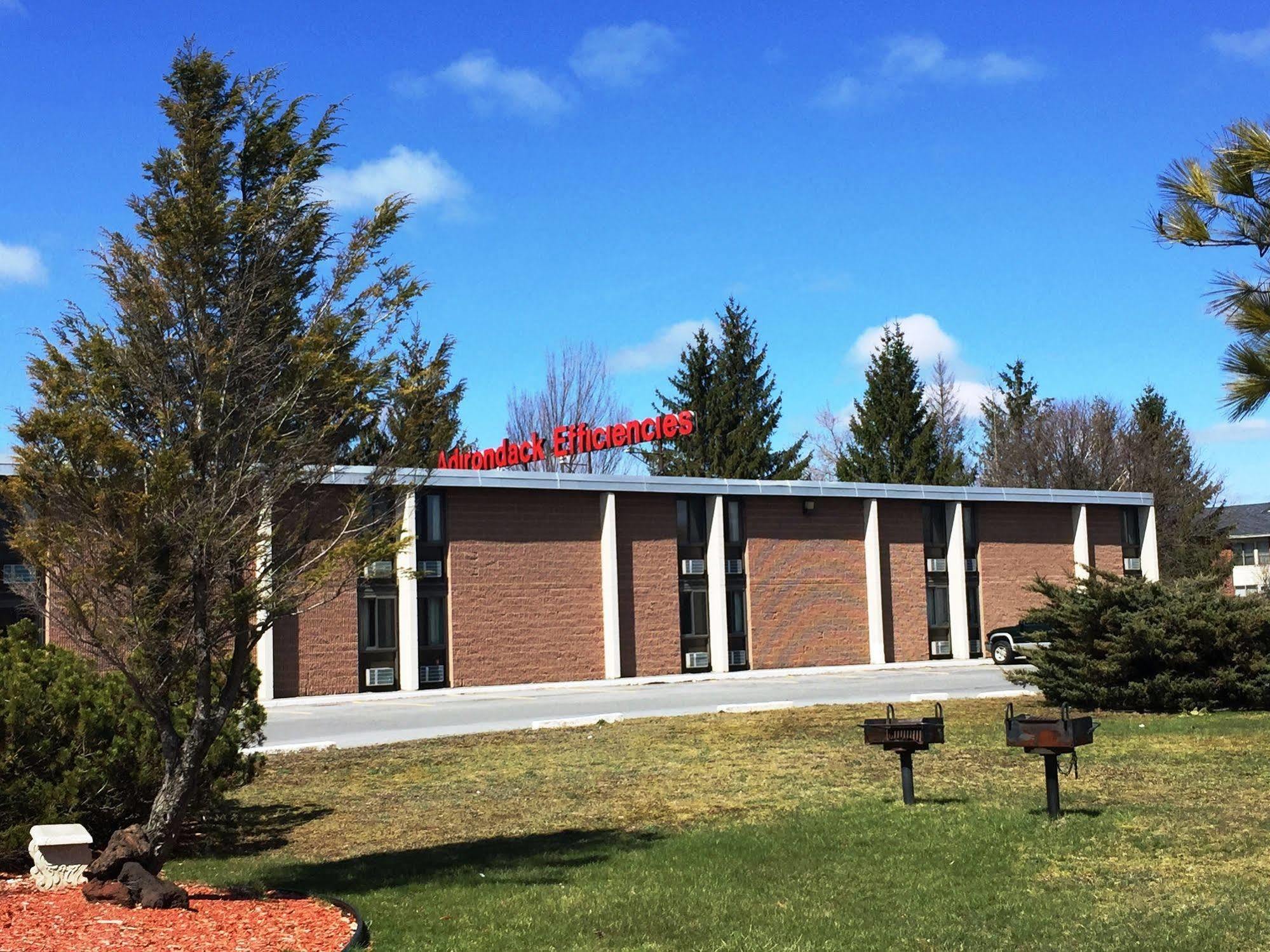 Adirondack Efficiencies Hotel Watertown Bagian luar foto