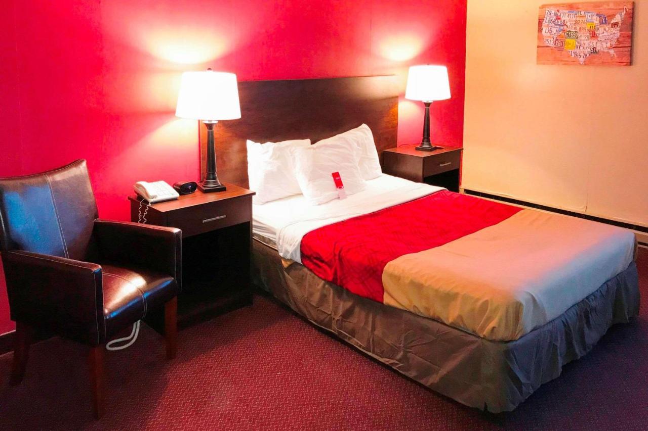 Adirondack Efficiencies Hotel Watertown Bagian luar foto