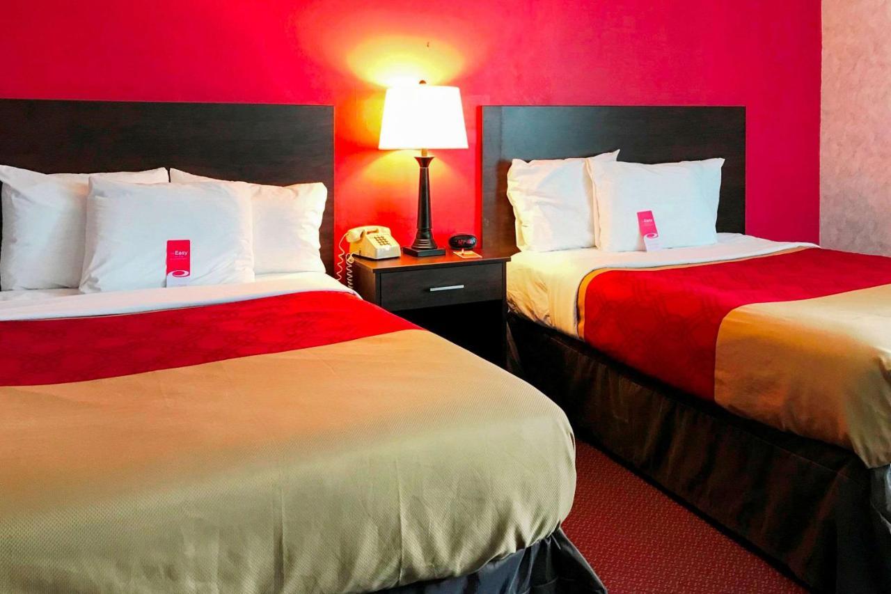 Adirondack Efficiencies Hotel Watertown Bagian luar foto