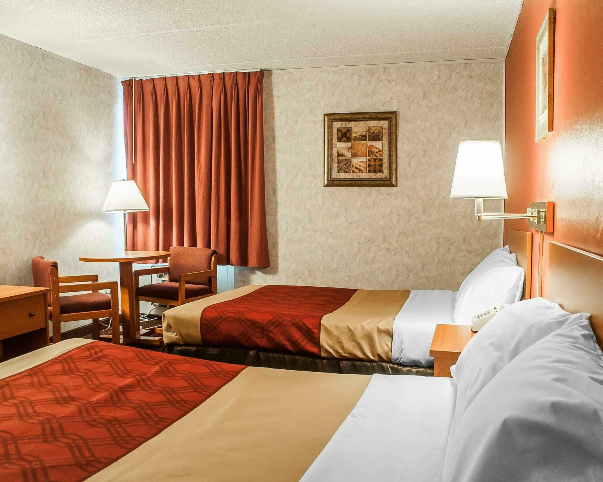 Adirondack Efficiencies Hotel Watertown Bagian luar foto