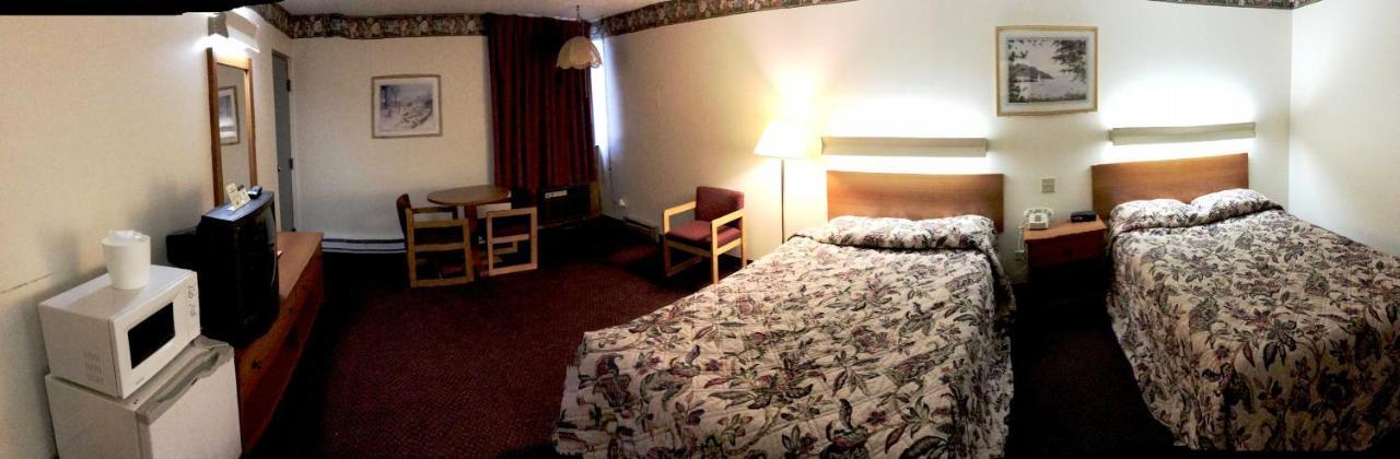 Adirondack Efficiencies Hotel Watertown Bagian luar foto